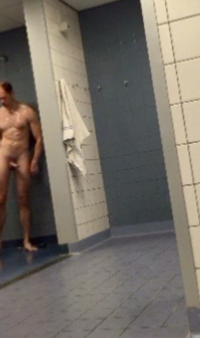 daddy-caught-hard-in-showers4