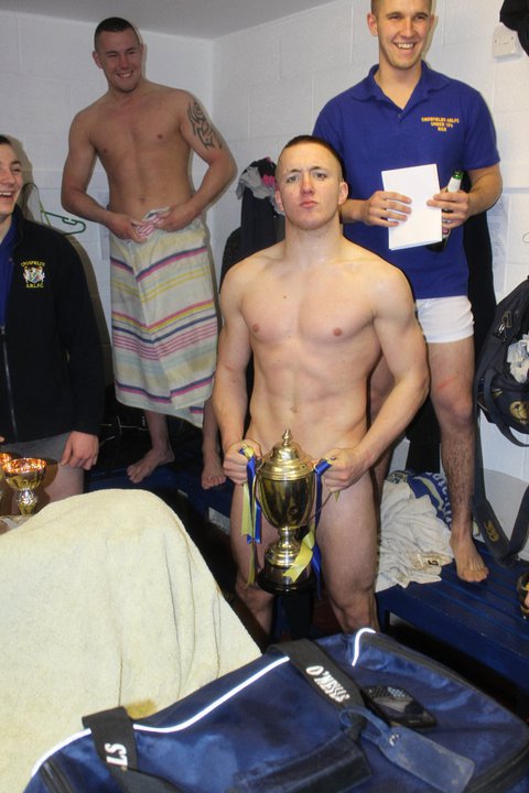 pic1_gorgeous_rugby_lad_naked_locker_room_001