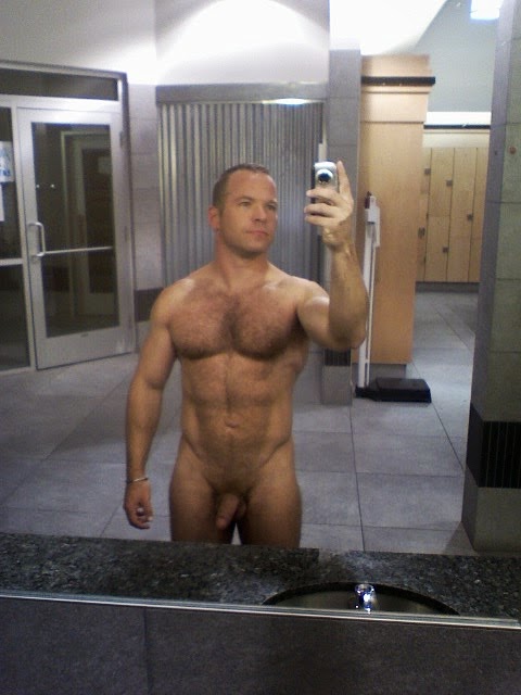 mature-naked-selfie-at-gym