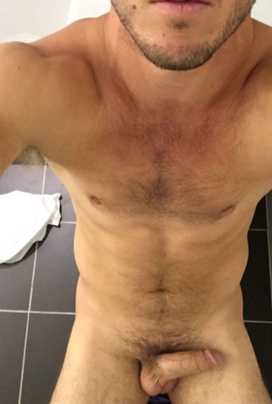 Ben-Hunt-naked-selfie-dick