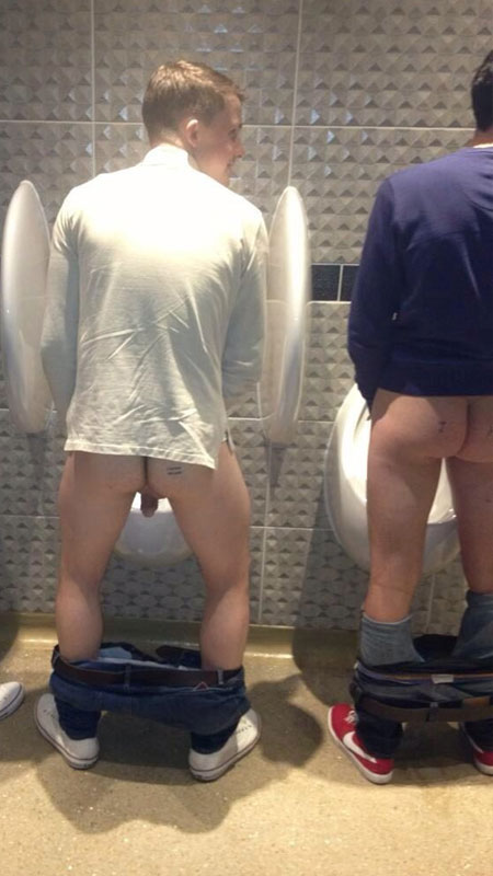 straight-lads-pissing-in-urinals