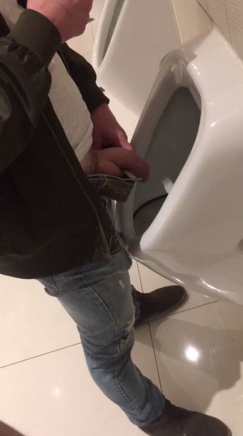big-dick-spied-in-urinals