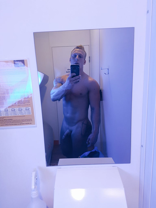 hottie-selfie-nude