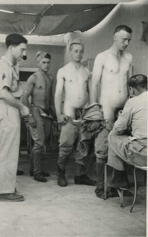 vintage-soldiers-naked-in-physical-revision