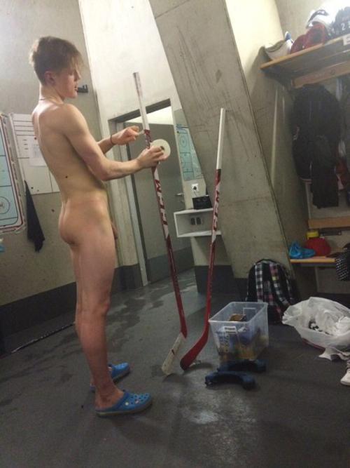 hockey-player-cock-and-ass--exposed-nude-in-the-changing-room